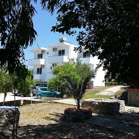 Saint George Ecotel Kalavárda Esterno foto