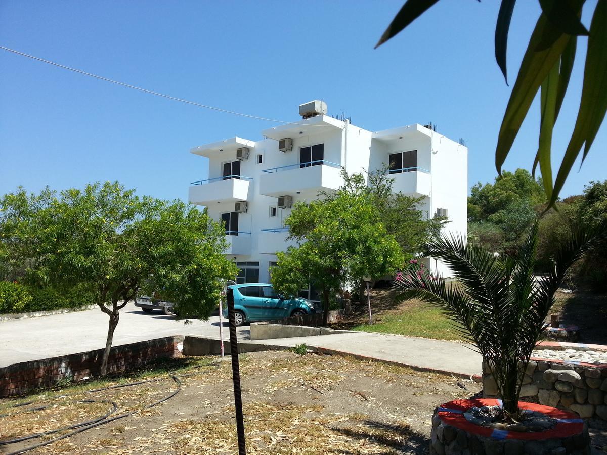 Saint George Ecotel Kalavárda Esterno foto