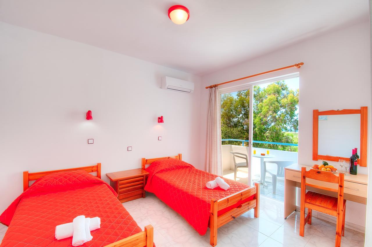 Saint George Ecotel Kalavárda Esterno foto