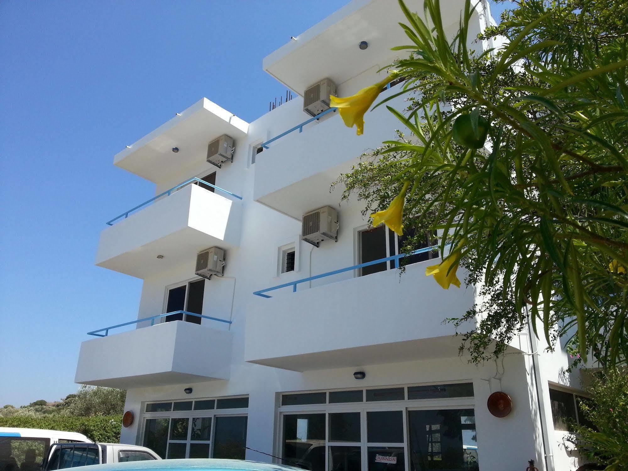 Saint George Ecotel Kalavárda Esterno foto