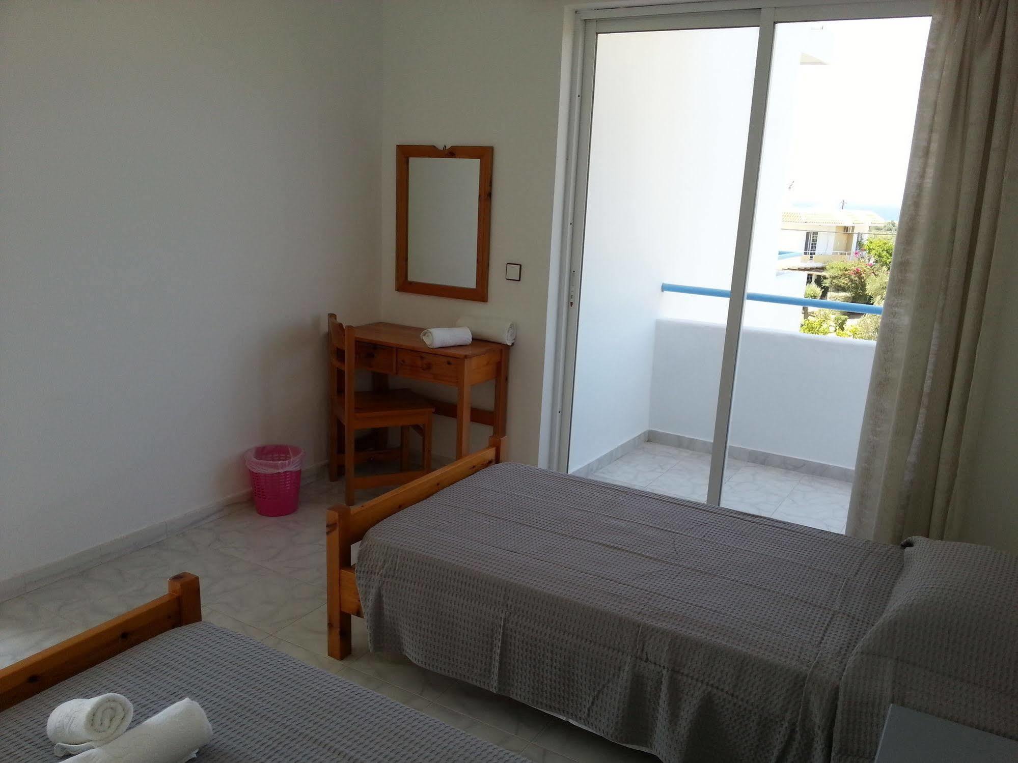 Saint George Ecotel Kalavárda Esterno foto